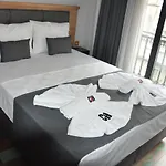Check In Hotel